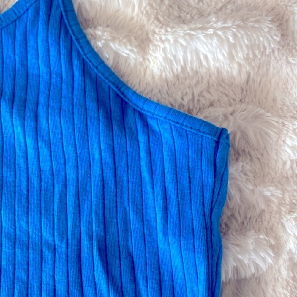 SHEIN Ribbed Crop Top - Picture 3 of 6
